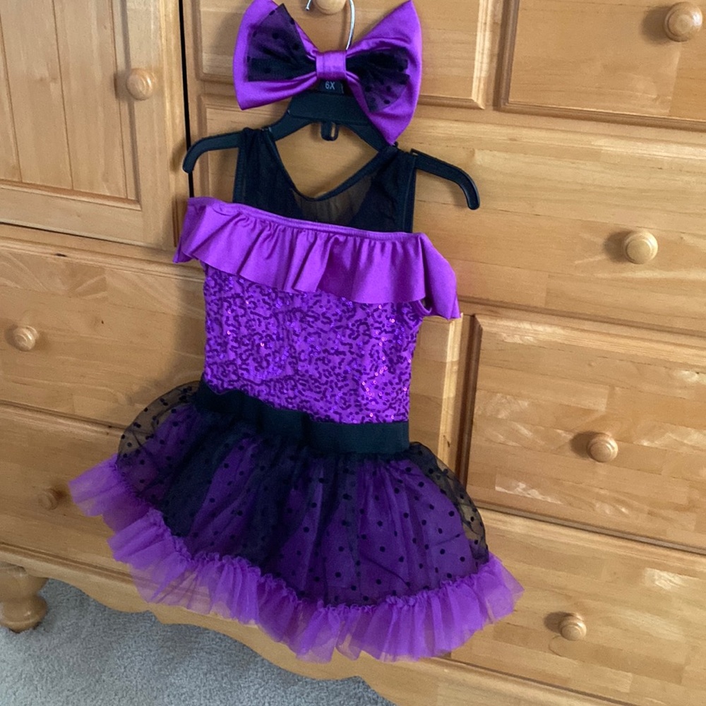 Weissman Girls costume